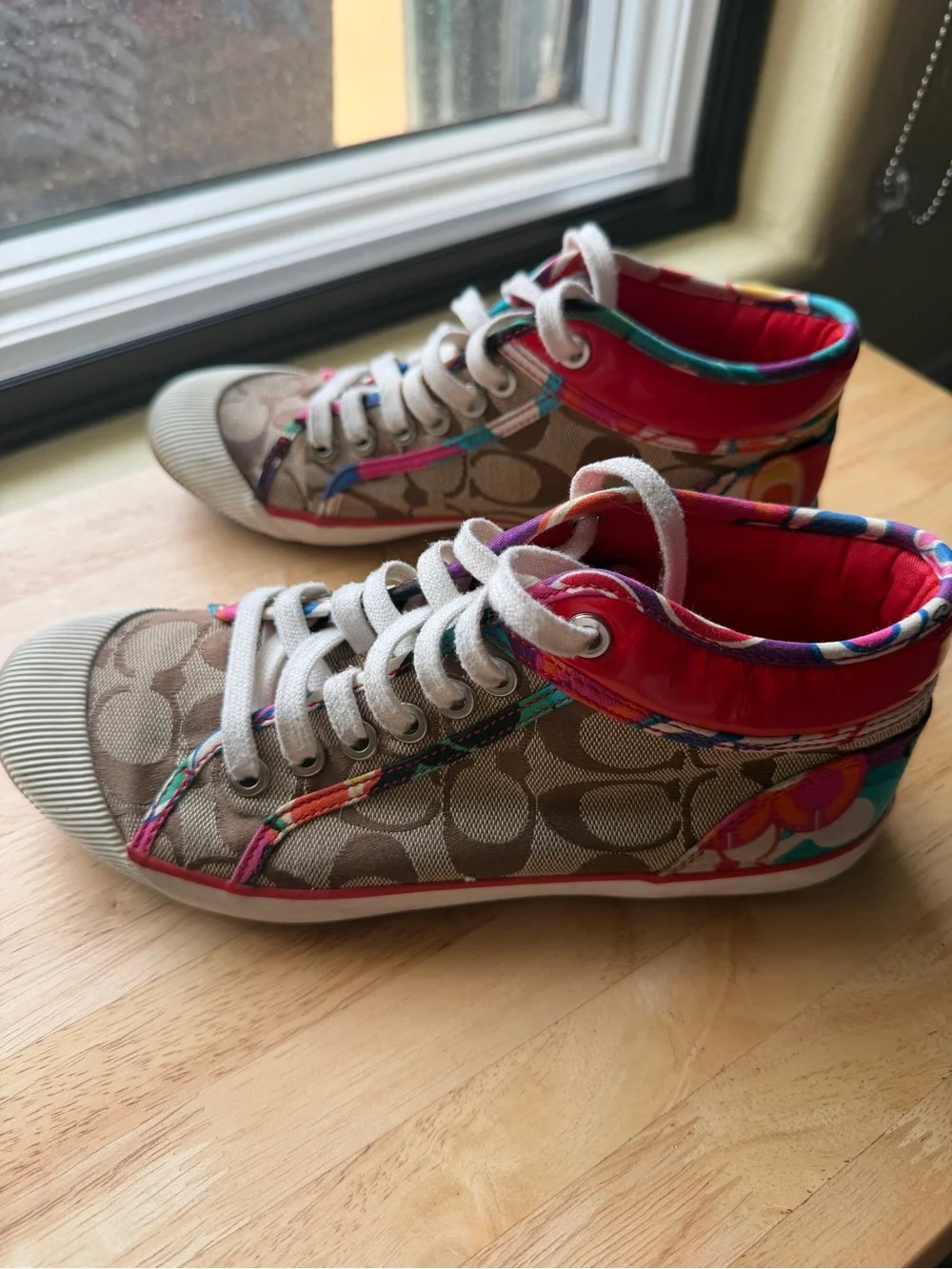 Coach Barrett Signature C Pop Art Mid-Top Sneakers Women’s Size 7B